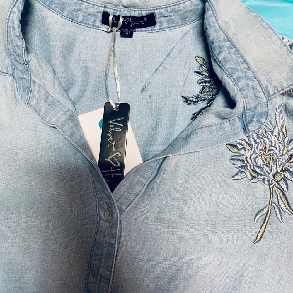 VELVET HEART light chambray embroidered shirt NWT - Picture 6 of 6
